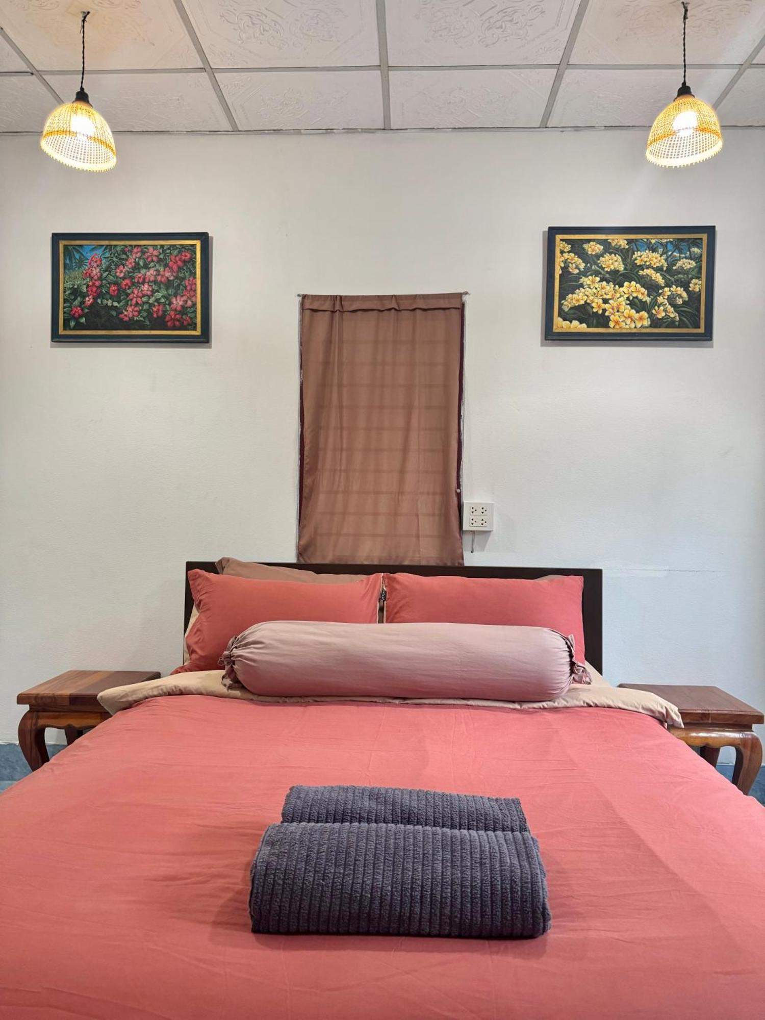 River Flow House Bangtanod Photharam Номер фото